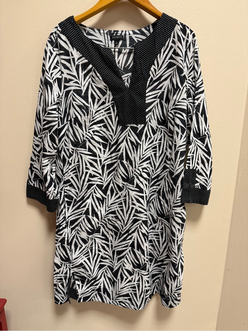 Talbots Palm Print Tunic Top Black & White Semi Sheer Blouse Pockets Size Large